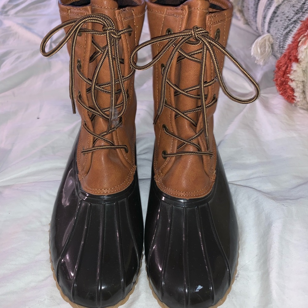 Duck boots